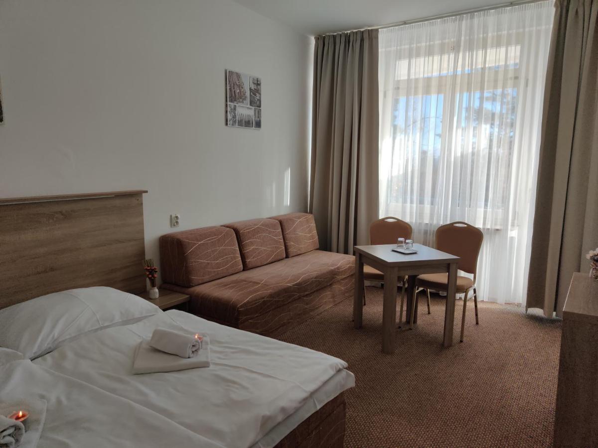 Hotel Morava Tatranska Lomnica Exterior photo
