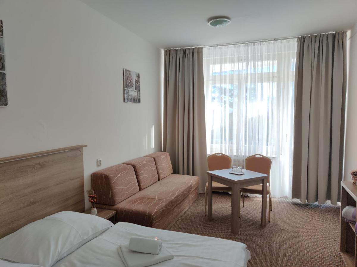 Hotel Morava Tatranska Lomnica Exterior photo